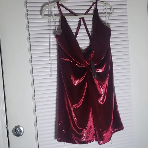 NWT Lulus L Stunning Ways Wine Red Velvet Sleeveless Mini Dress - Picture 15 of 15